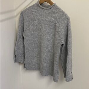 LOFT Light Gray Petites Knit Sweater